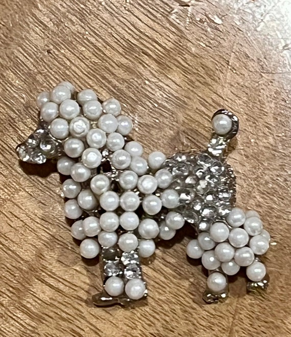 Vintage Rhinestone And Pearl Poodle Dog Brooch Pi… - image 4