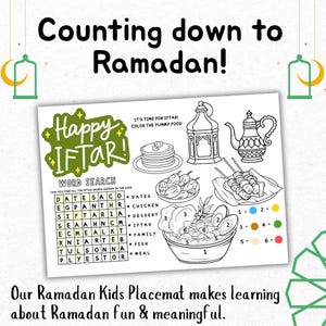 Può includere: Una tovaglietta bianca a tema Ramadan con il testo "Counting down to Ramadan!" e "Happy Iftar!" in verde. Include un cruciverba, illustrazioni di cibo e una teiera. Progettato per i bambini per imparare il Ramadan.