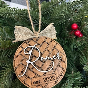 Enfeite de Natal Tijolo Chevron de 4" Estabelecido Est. Data Nome da família Nome personalizado em camadas 3D Arquivo laser SVG