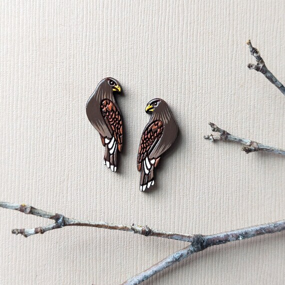 Soaring Red Kite Bird of Prey Falconry Pewter Pin Brooch in Gift Soaring Red Kite Bird of Prey Falconry Pewter Pin Brooch in Gift