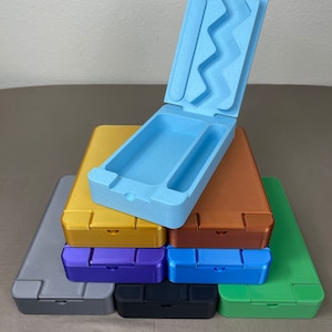 Würfelturm & Aufbewahrungsbox | Kompatibel mit jedem Tabletop-Rollenspiel oder Brettspiel | Magnetdeckel