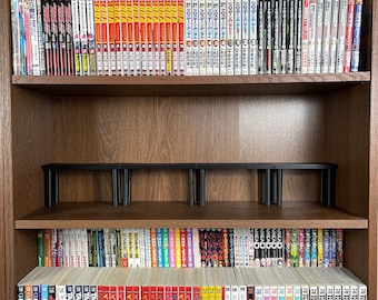 Elevador de estante para exhibir dos filas de libros en un solo estante / Altura ajustable y personalizable para adaptarse a cualquier tamaño de estante