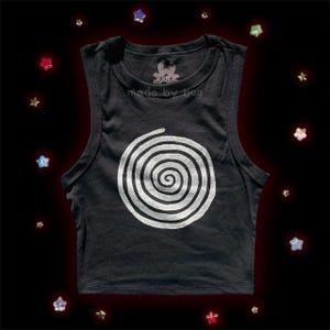 ¡Tanque con estampado en espiral hecho a mano! (recortado)