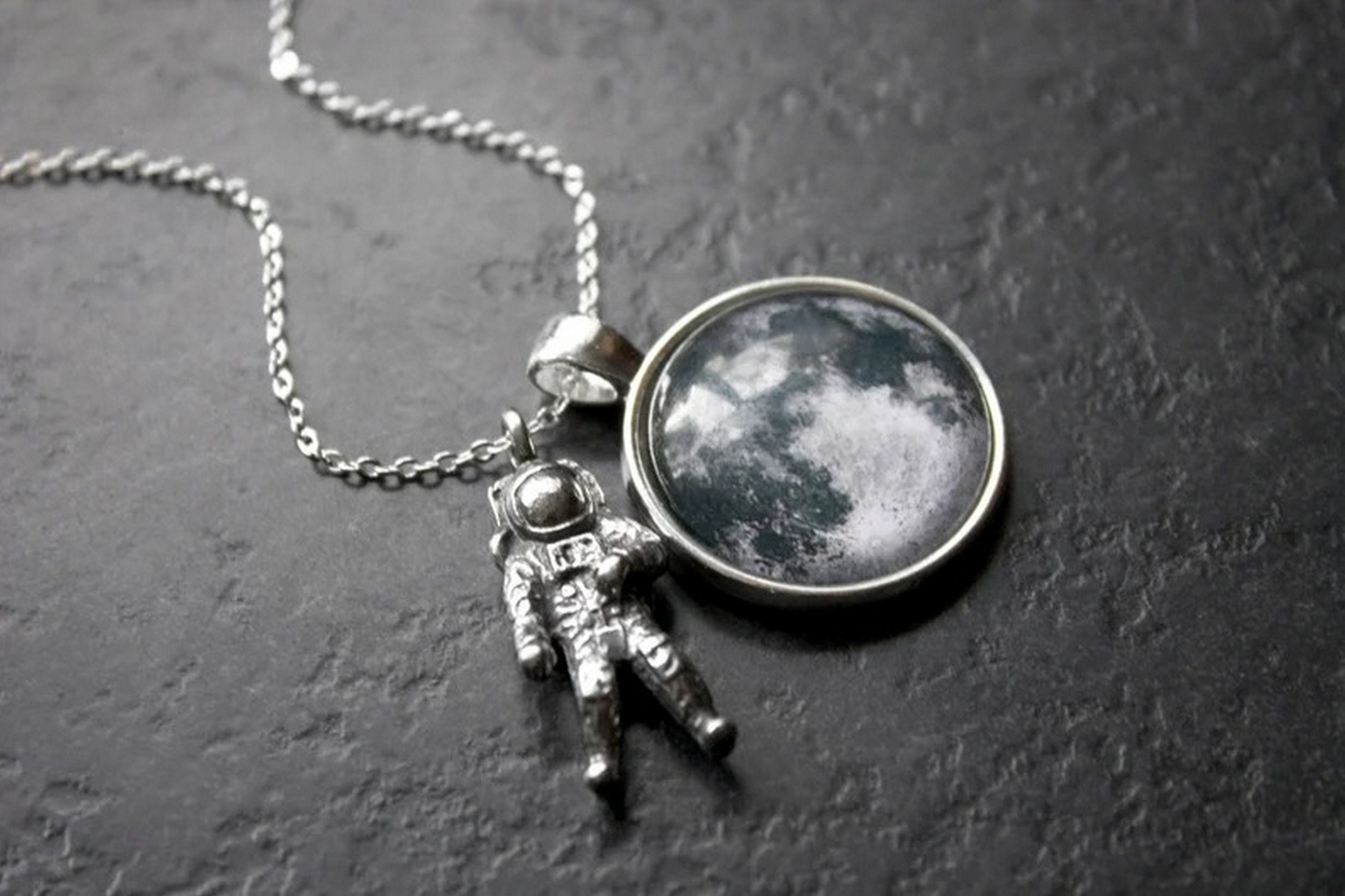 Wholesale stainless steel spaceman jewelry pendant titanium steel cosmonaut  pendant astronaut necklace DMP 003 From m.