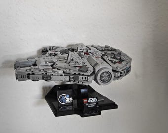 Wall mount for Lego Star Wars spaceships Millennium Falcon 75375, Tantive IV 75376, The Executor 75356, Invisible Hand 75377 -- Display