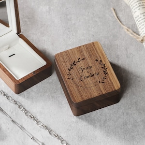 Personalized Jewelry Box, Wedding Necklace Box, Wood Necklace Box, Custom Necklace Box with Mirror, Wedding Gift for Her, Anniversary Gift