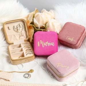 Custom Gifts Gifts for Mom & Grandma, Personalized Travel Jewelry Box, Square Jewelry Box, Hangable Jewelry Box with Velvet Padded