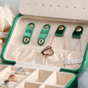 Custom Velvet Jewelry Box, Personalized Portable Jewelry Box, Travel Jewelry Storage Case, Bridesmaid Jewelry Box, Mothers Day Gift for Her Bild 8
