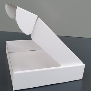 White Cardboard Folding Postal Boxes 236x196x47mm Royal Mail Small Parcel/Packet Mailing Cartons Self-Lock Tuck-in Flaps Easy to Assemble