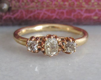 Antique 18K Old Mine Cut Diamond Trilogy Ring, Antique Diamond Three Stone Engagement Ring, Stackable Ring