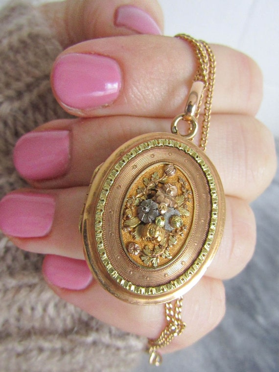 Antique Victorian 18K Solid Gold Locket with Hing… - image 8