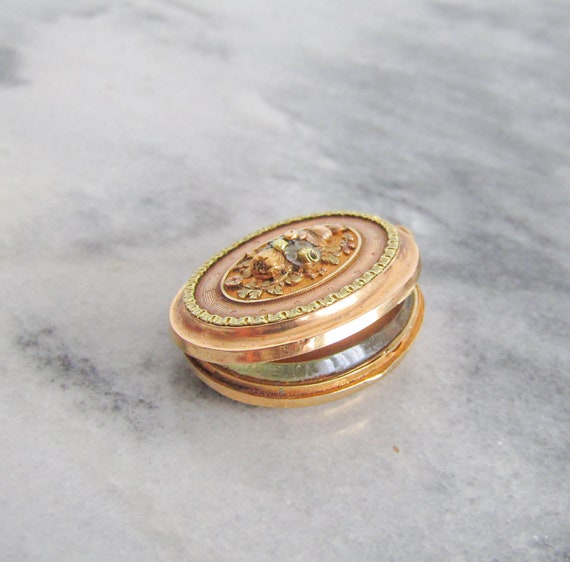 Antique Victorian 18K Solid Gold Locket with Hing… - image 4