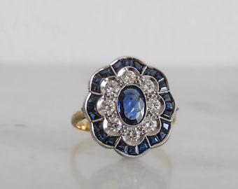 Antique 18K Gold Art Deco Ring: Sapphire, Diamonds, Daisy Flower