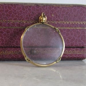 Edwardian Gold Filled Reed and Crosshatch Frame Glass Locket c. 1900