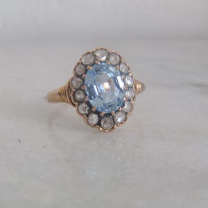 Anello antico edoardiano francese in oro massiccio 18k con spinello blu sintetico, c. 1910