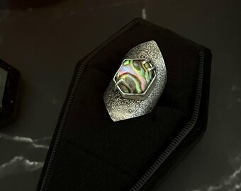 Dusted Shield Ring - size 6.25