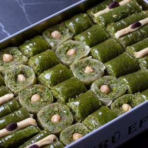 Famous Turkish Baklava with Pistachio,Homemade Baklava,Traditional Gift,Handmade,Assorted,Authentic,Chocolate,Snacks,Chocolate