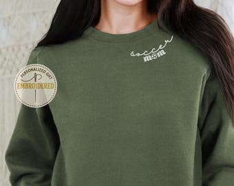 Sudadera bordada para mamá futbolera, suéter de mamá futbolera, camiseta para mamá futbolera, regalo para mamá futbolera, camiseta de temporada de fútbol de otoño E031