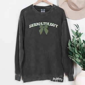 Coquette Dermatology Sweatshirt, Shirt for Dermatologists, Dermatology Skincare Gift, Cosmetic Dermatology Shirt, Retro Skin Doctor Tee Q080