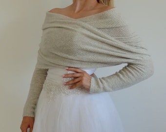 Bruiloftssjaal met mouwen: Beige Bride Wrap - Elegante bruiloftsweater. Beige sjaal met armen, bruidsbolero, cover-up, jasje