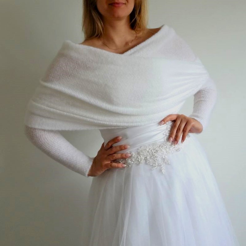 Scialle da sposa con maniche: Stola da sposa bianca Maglione da sposa elegante, elegante e moderno. Sciarpa bianca con braccia, bolero da sposa, copricostume immagine 3