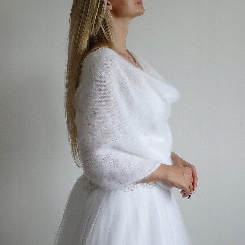 Loren Étole tricotée, Cape de mariage, Capelet Prêt à expédier Blanc image 1