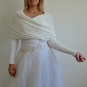 Pull de mariage ivoire pour mariée châle de mariée moelleux avec manches, boléro en tricot élégant étole de veste de mariage image 4