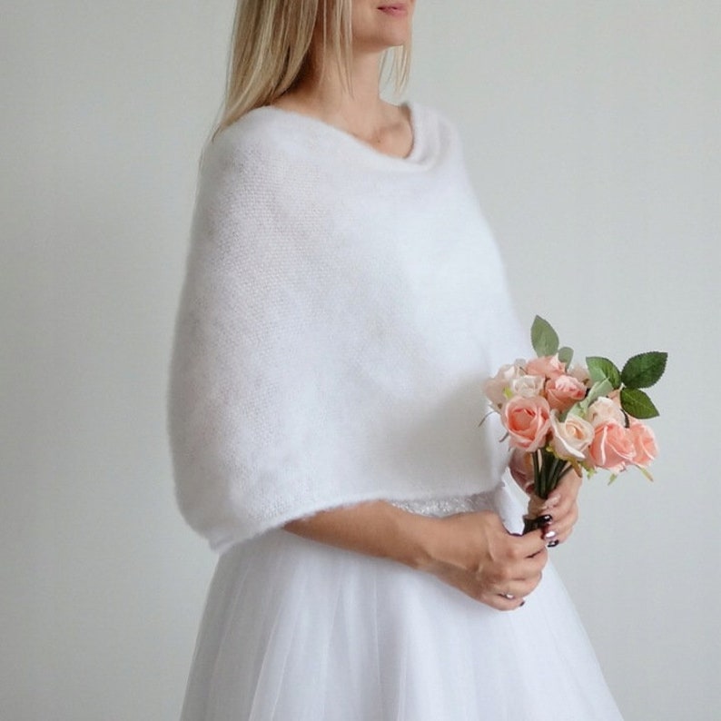 Loren Étole tricotée, Cape de mariage, Capelet Prêt à expédier Blanc image 2