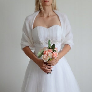 Loren Étole tricotée, Cape de mariage, Capelet Prêt à expédier Blanc image 5