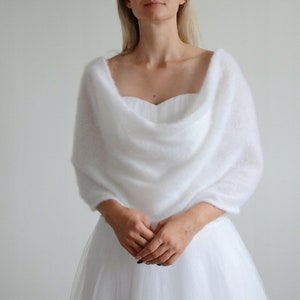 Loren Étole tricotée, Cape de mariage, Capelet Prêt à expédier Blanc image 3