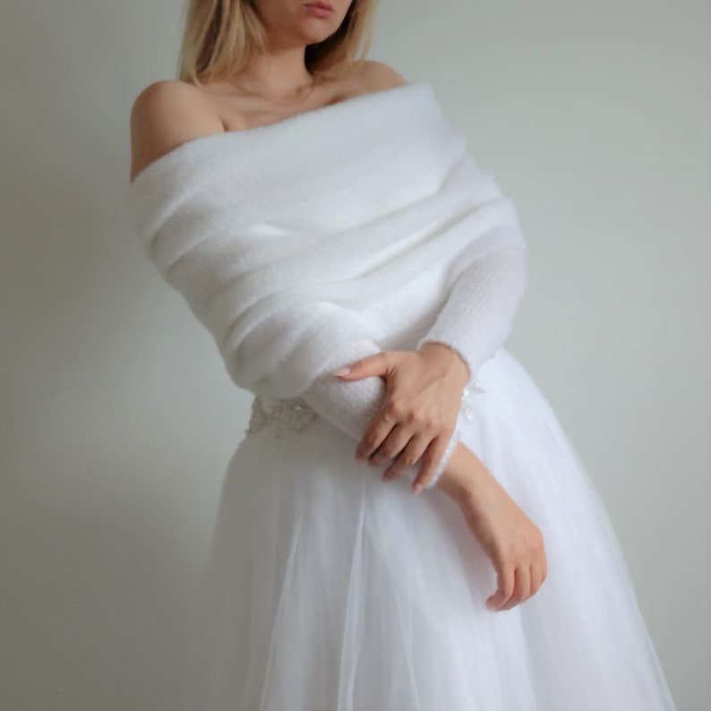 Scialle da sposa con maniche: Stola da sposa bianca Maglione da sposa elegante, elegante e moderno. Sciarpa bianca con braccia, bolero da sposa, copricostume immagine 6