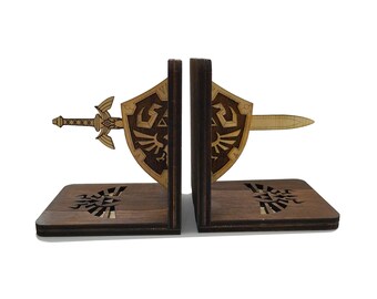 Serre-livres/jeux basés sur The Legend of Zelda : Master Sword et Hylian Shield.