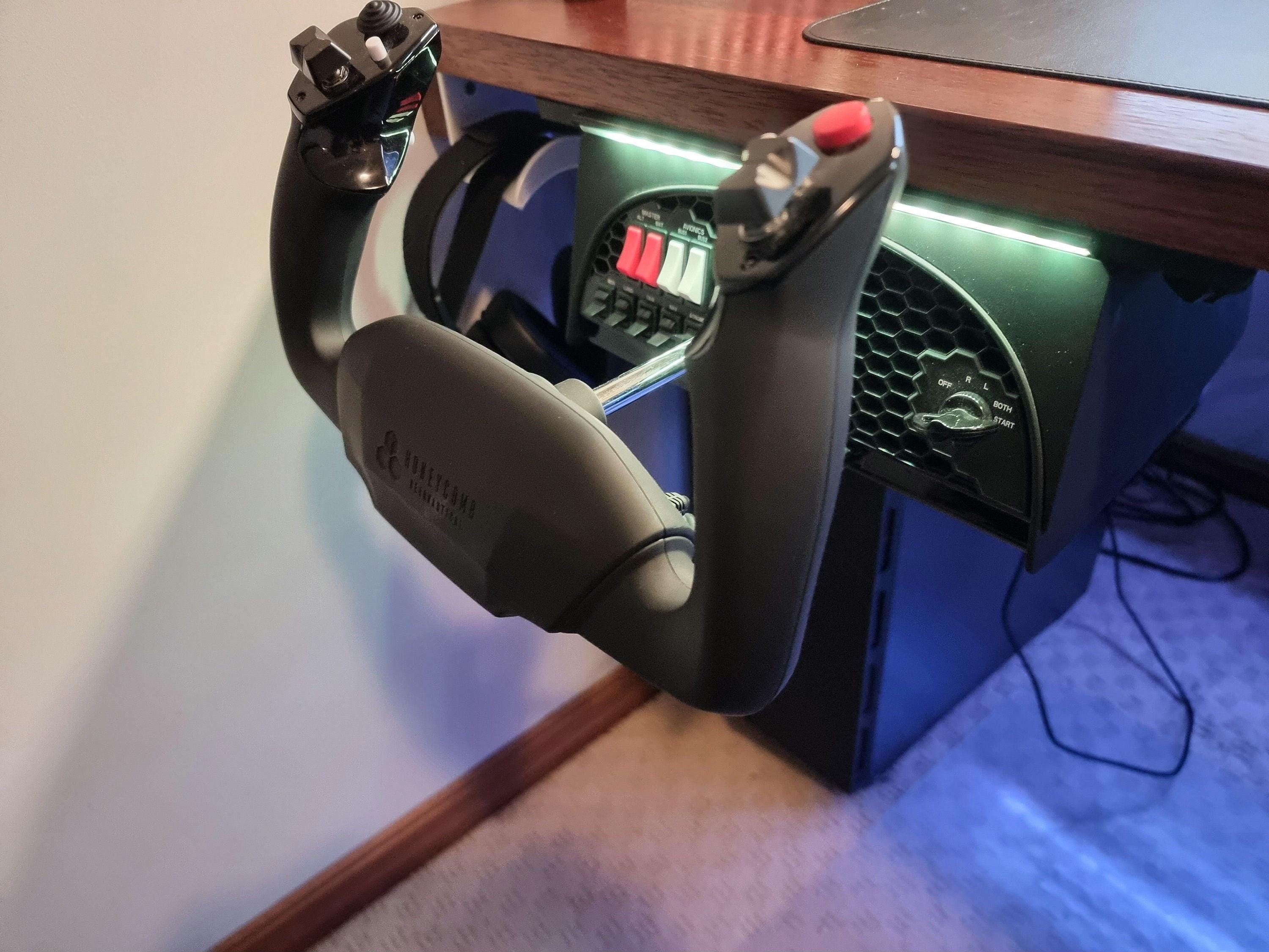 Honeycomb Alpha Yoke, Honeycomb Bravo Throttle and Logitech Panel 