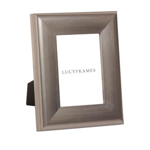 Yoana Silver Frame. Frames for Grandparents. Frames for art Modern. Frame for Pets. Gift for Mom. Frame for your Canvas. Gift for Dad.
