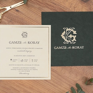 Groene huwelijksuitnodiging, huwelijksuitnodiging met gouden folie, gouden bedrukte envelop, luxe huwelijksuitnodiging, luxe enveloppen