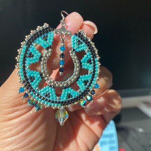 Orecchini fatti a mano con punto mattone: perline Delica turchesi, eleganti pendenti