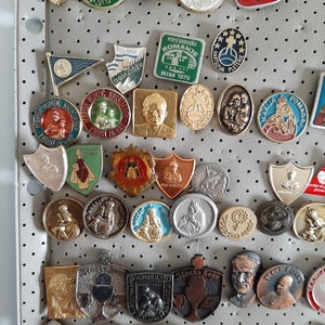 72 pins with religious theme 70s-90s / pins with saints Yugoslavia / Yugoslavian pins saints and religious themes 70s 80s 90s