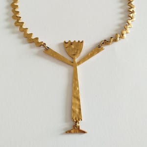 Biche de Bere - Vintage character necklace