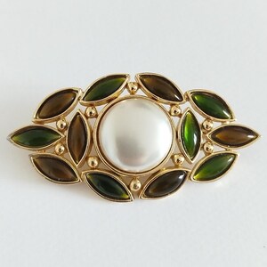 Belle Broche Vintage Orena Paris - Feuille émaillée Rouge Et Blanc Sur Fond Doré - Bon état