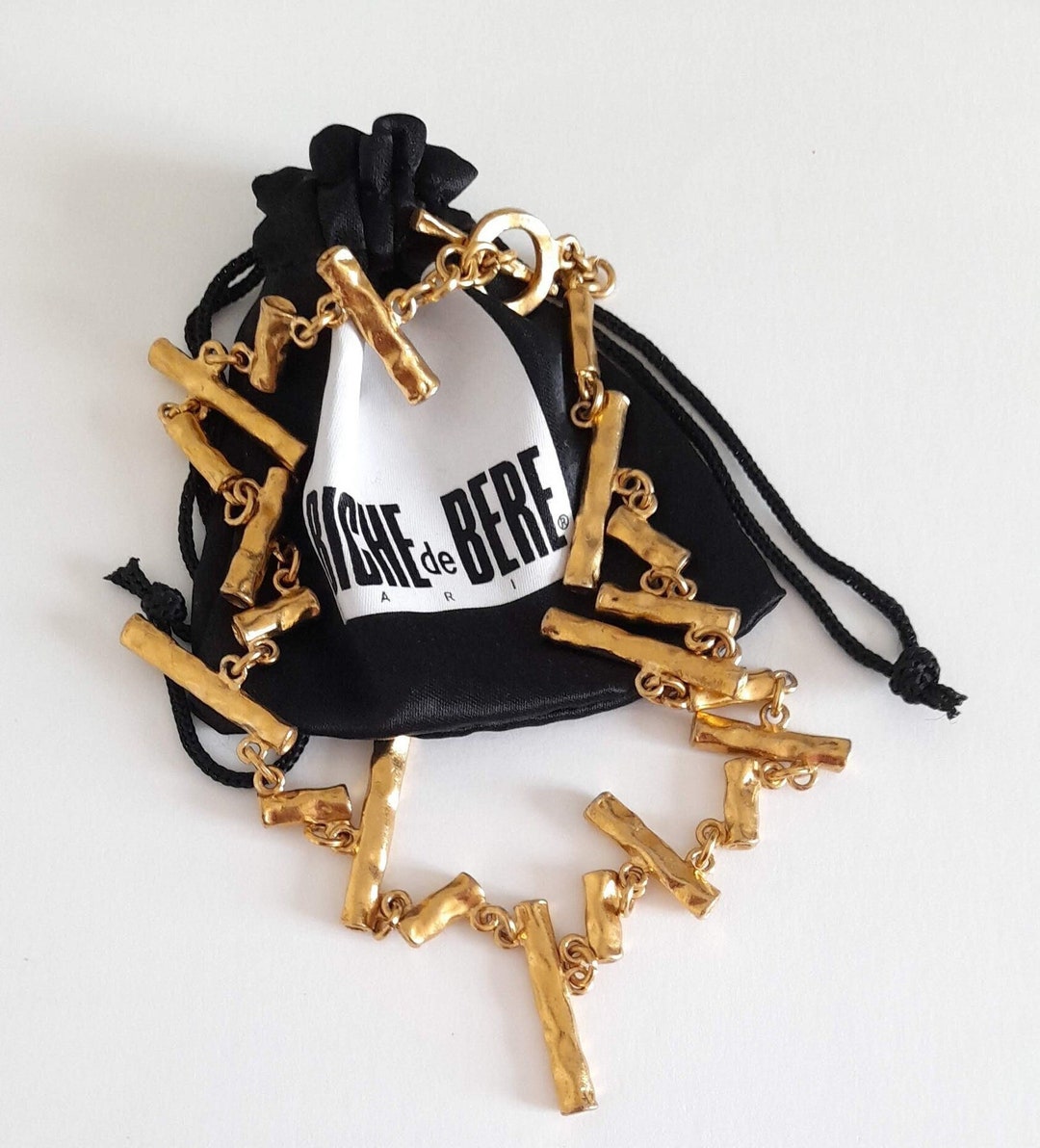 Collier Mi-long Signé 'Biche De Bere' En étain Argenté - N°17 - Longueur 40cm - Occasion Bon état