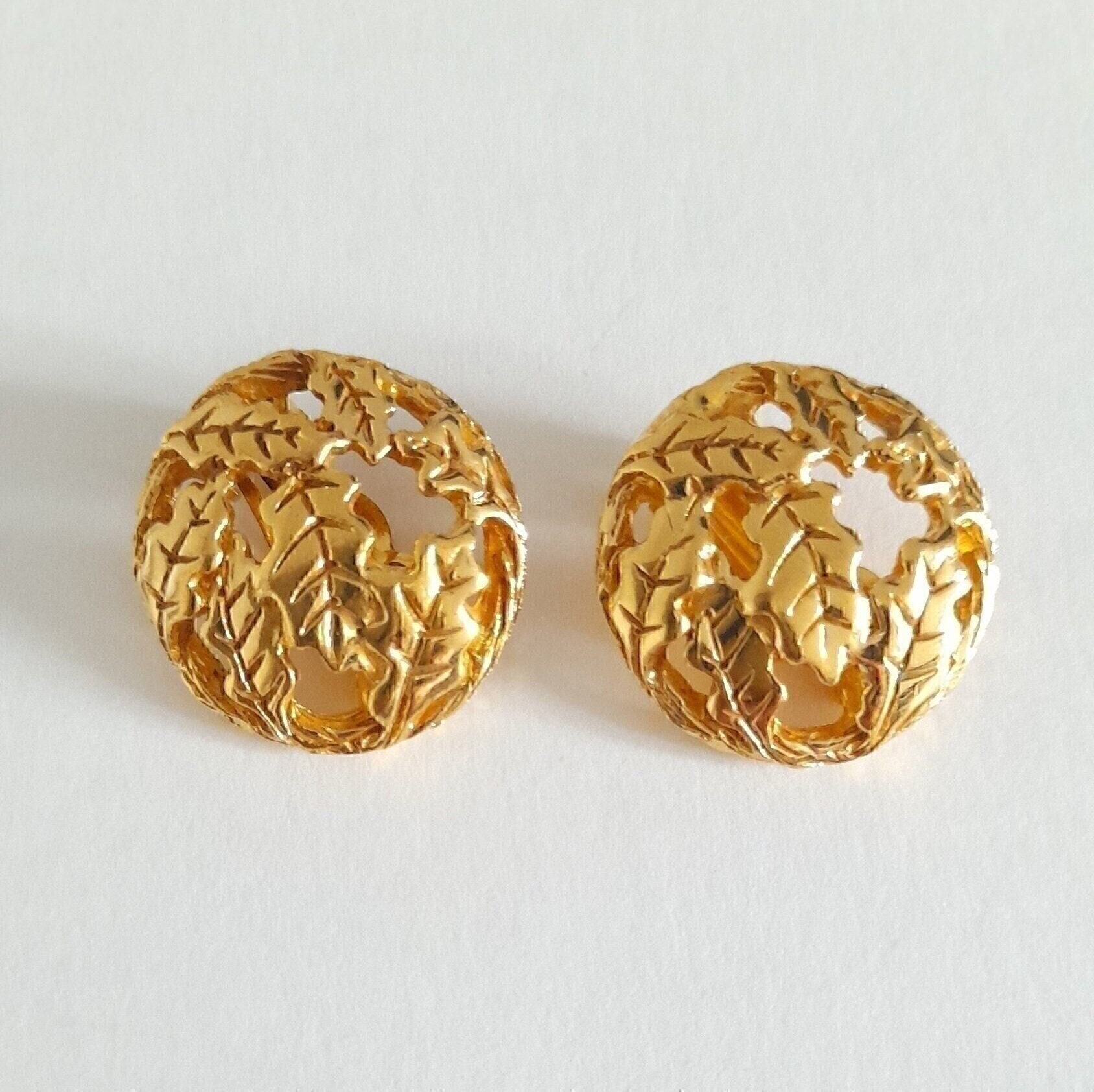 Boucles D'oreilles Vintage Signées Ines De La Fressange - Modèle N°6 En Métal Doré - Occasion Très Bon état
