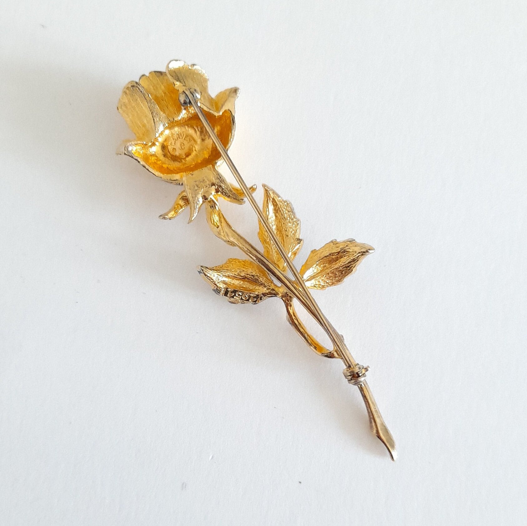 Carven 金色の花束ブローチ Carven 金色の花束ブローチ安く 買う