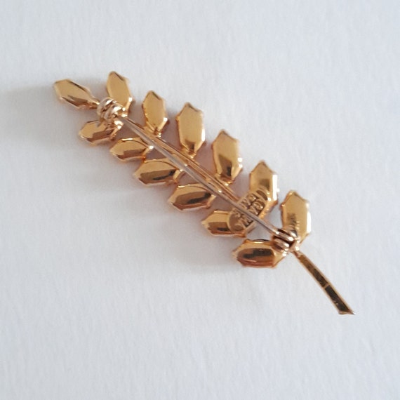 Agatha Paris - Vintage gold plated brooch and cry… - image 6