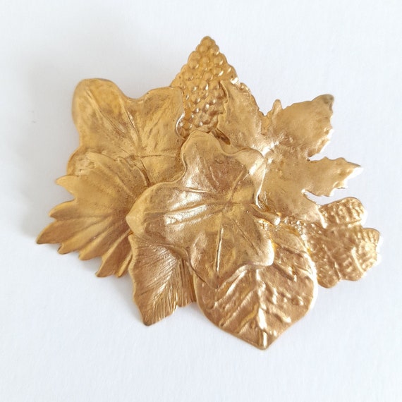 Agatha Paris - Vintage gold plated brooch, gift f… - image 1