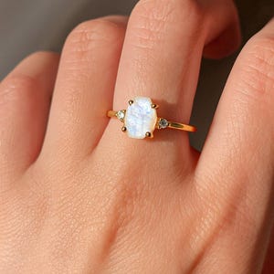 Rainbow Moonstone Ring ,Gold Moonstone Ring, Moonstone Stacking Ring,14K Gold Filled, Natural Moonstone ring, gift for her ring,crystal ring