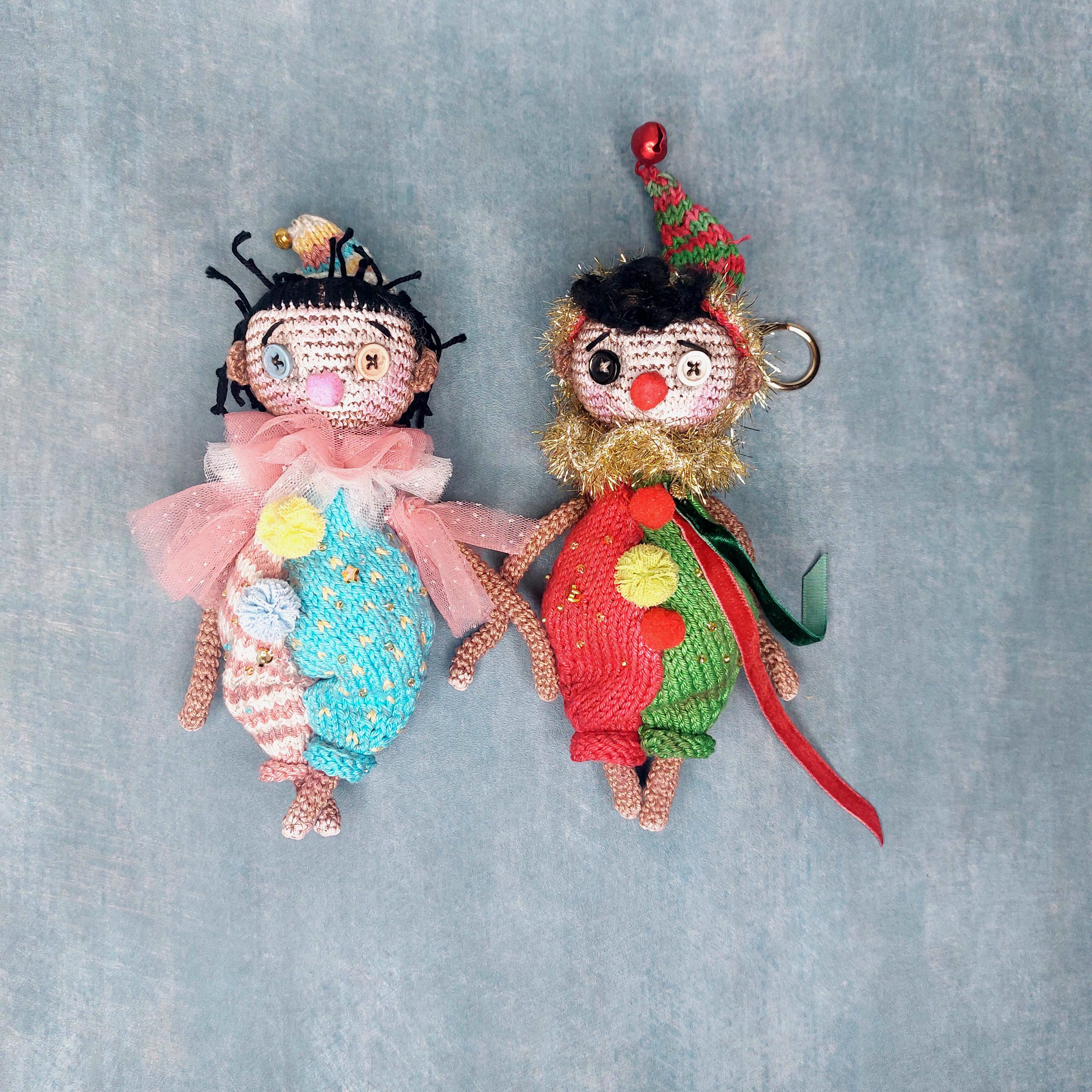 編みぐるみ、原始人形、かぎ針編み人形、ピエロ、キーホルダー - Etsy 日本