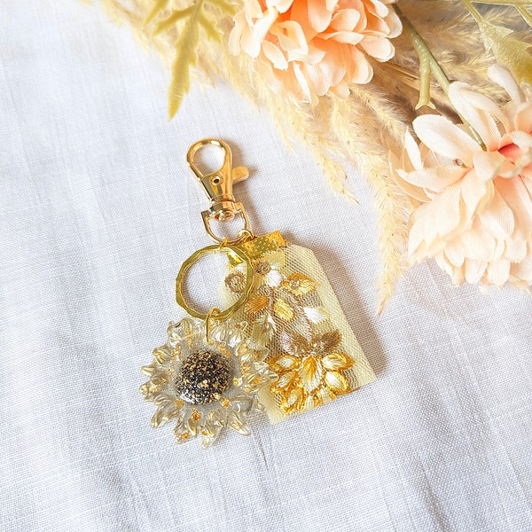 Lace ribbon key charm - Honey lemon color- bridesmaid gift/ wedding gift / Sunflower keyholder