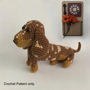 Chocolate Dapple Dachshund Dog Amigurumi Crochet Pattern, Sitting, PDF File Format (English)