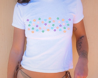 Retro Flowers Y2K Baby Tee Weirdcore Kidcore Clothes Clowncore Clothing  Unhinged Shirts Pastel Goth Alt Clothing Agere Teenage Girl Gifts