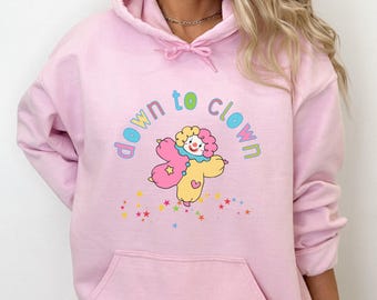 Down To Clown Hoodie Weirdcore Kidcore Kläder Clowncore Kläder Emo-tröja Unhinged T-shirts Cirkus Pastellgoth Alt-kläder Gotiska kläder
